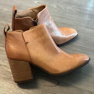 Vionic Lyssa Booties Brown Leather Stacked Heel USA 9.5